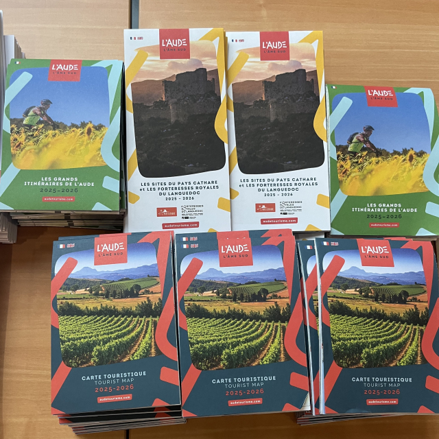 cartes touristiques, sites du pays cathare, grands itinéraires